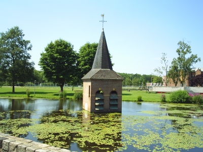 Torentje van Drienerlo door Wim T. Schippers. Foto (c) W.J. Maaskant, Wikipedia.nl